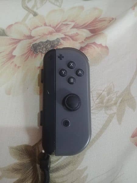 Nintendo switch right controller 1