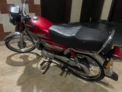 United bike 70 cc red.  only 1790 km driven. all ok.