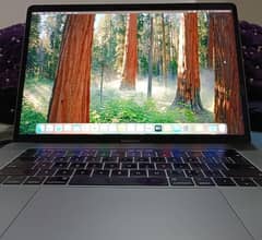 Mackbook pro 2018 15 inch  core intel core i7