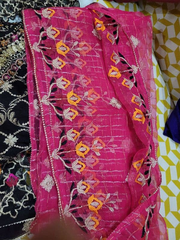 slightly used Suit available for Eid good condtion 3