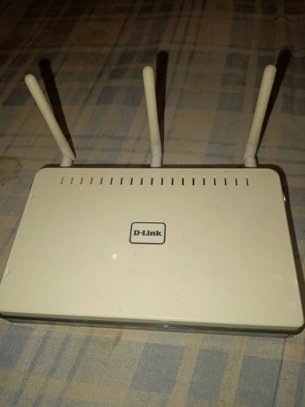 D-Link DIR-655 Xtreme N Gig@bit Router 0