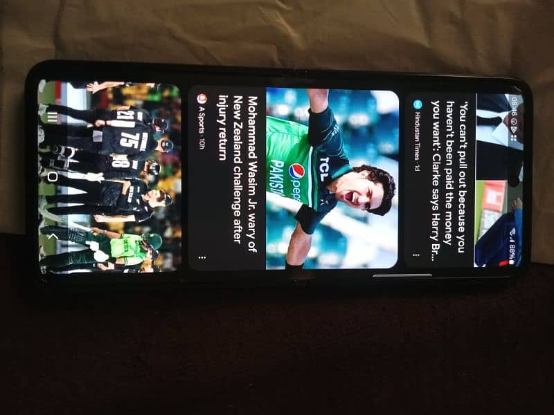 Exchange Z Flip 5G 256GB no dot spot crack line 5