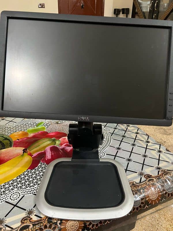 Dell LCD is available for sale 0