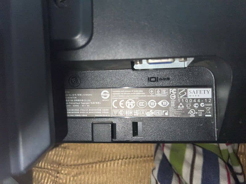 Dell LCD is available for sale 4