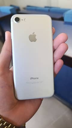 iPhone 7 32GB PTA APPROVED UK model for sale