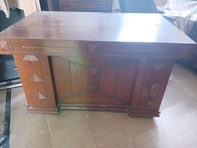 Office table / Executive table made of wood good condition 3