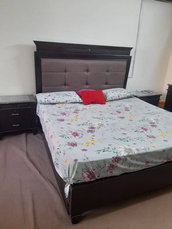 solid wood with new spring matrss 0