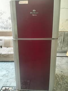 good condition fridge Dowlance for sale