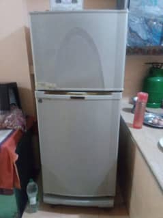 Dawlance Refrigerator With Stabilizer