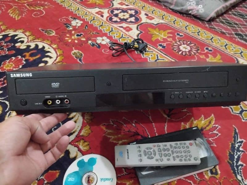 samsung vcr and dvd player ok and good condition full working 0