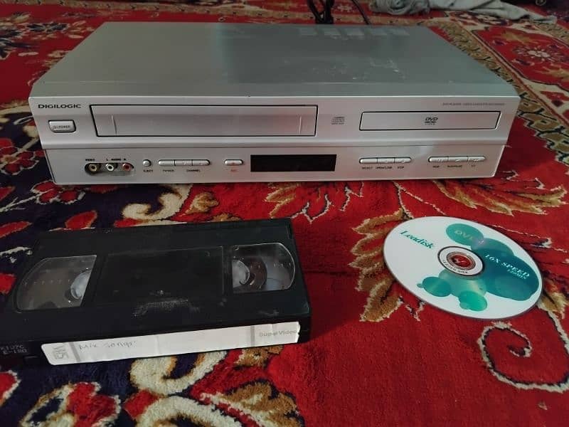samsung vcr and dvd player ok and good condition full working 4