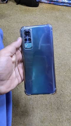 vivo y31  4/128 condition 10/9 with box and chargar