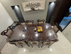 Elegant Dining Table with Chairs – Excellent Condition!