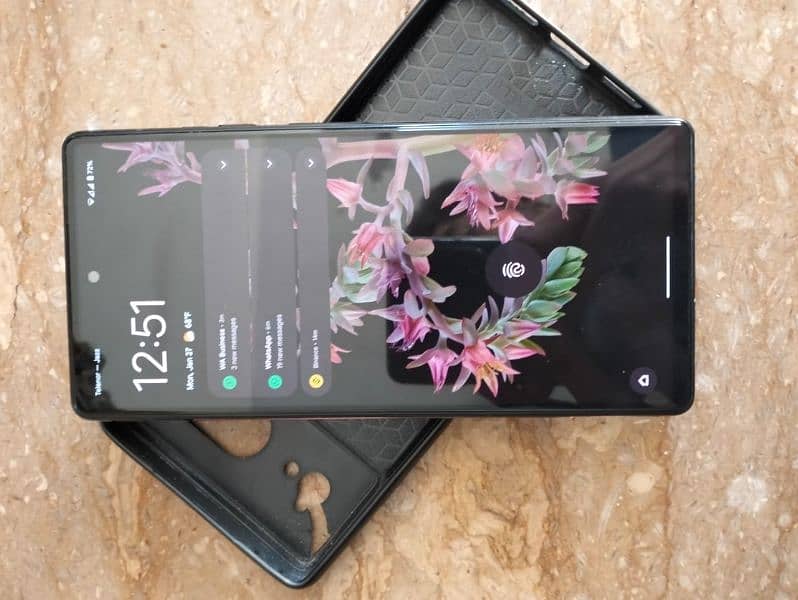 Google pixel 6 10/10 condition 0