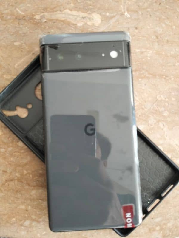 Google pixel 6 10/10 condition 2