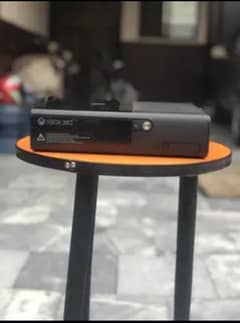 Xbox 360 E slim 300gb