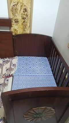 baby cot