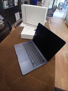 MacBook Air M3 slightly used 8gb 256