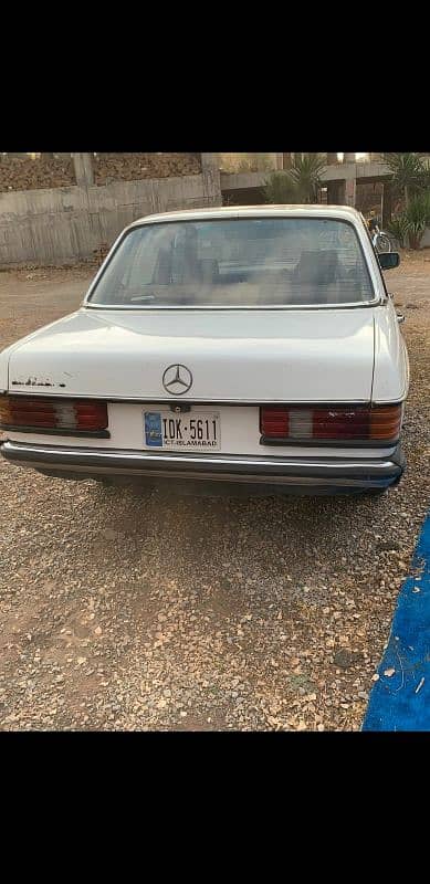 Mercedes W123  Petrol Automatic   1982 3