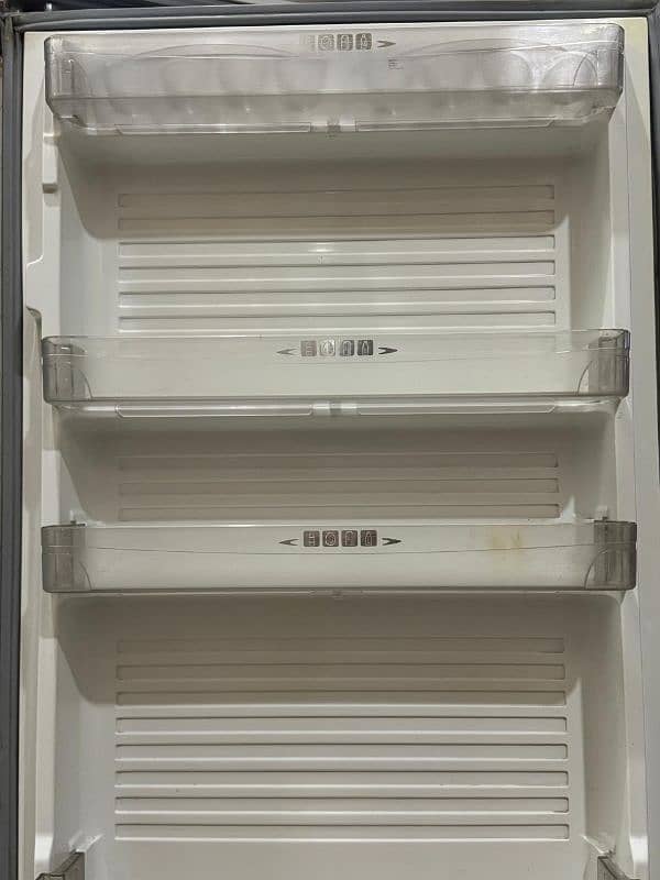 Dawlance fridge in sale 4
