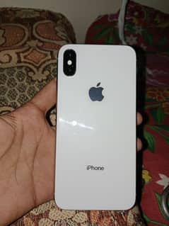 iphone x hai box sath hai charge be baki all okay hai