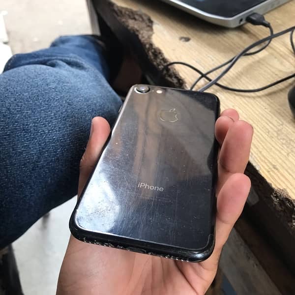 iPhone 7 128 GB none PTA battery Timing 4+ Hours 5