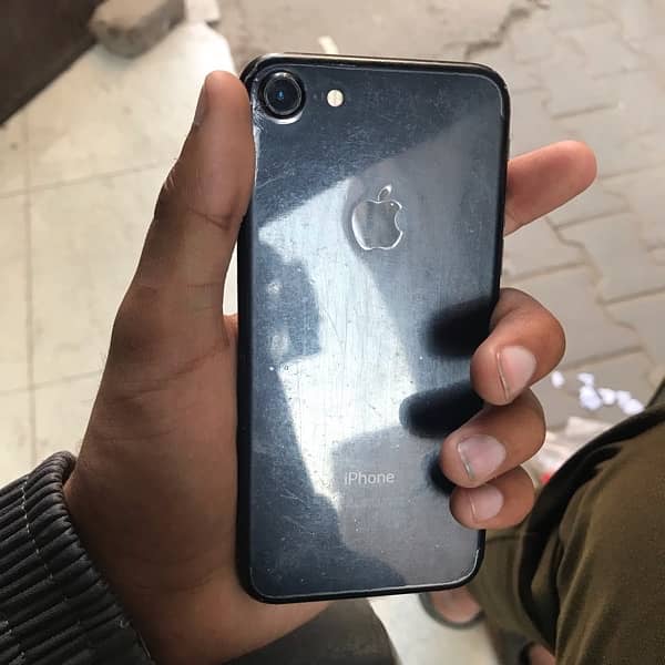 iPhone 7 128 GB none PTA battery Timing 4+ Hours 9