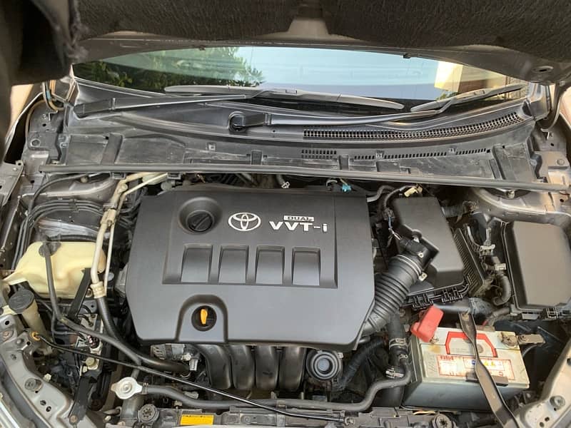 Toyota Corolla Altis Grande 1.8 2015 10