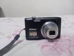 NIKON COOLPIX S2800 20.1 MEGAPIXELS  WIDE 5X ZOOM WITH 8GB SDHC M. CARD