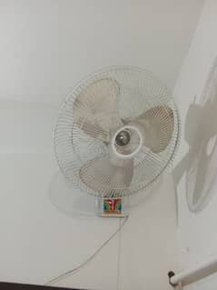 Pak Bracket Fan in Excellent Condition