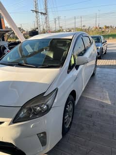 Toyota Prius 2012 s touring 1.8 hybrid new