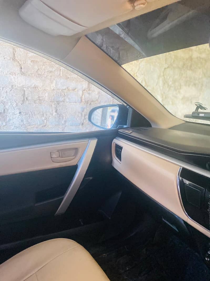 Toyota Corolla GLI 2015/2017 need to sell urgently/exchange possible 2