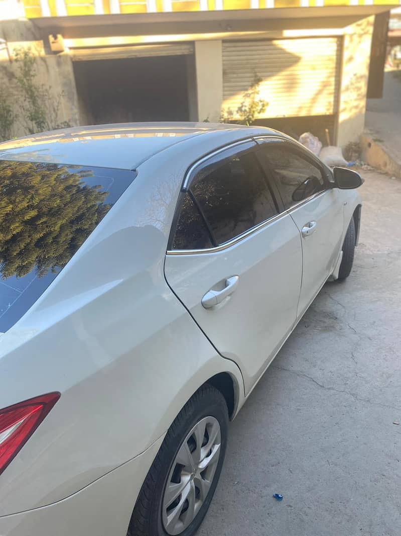 Toyota Corolla GLI 2015/2017 need to sell urgently/exchange possible 3