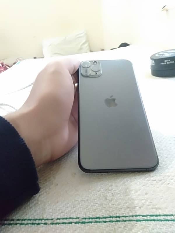 iPhone 11 pro max/64 gb /factory unlock 1