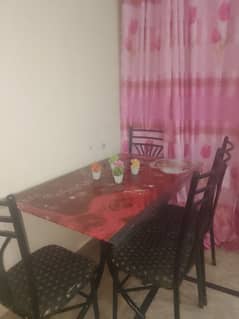 I want to sale Dining table Urgently sale