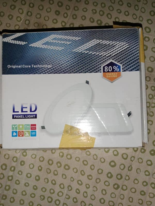 LED h 12 watt ki  panel is ka aluminum ka h ju heat se jalay ga ni 0