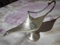 Brass Aladdin Genie Lamp – Antique Home Decoration Showpiece"