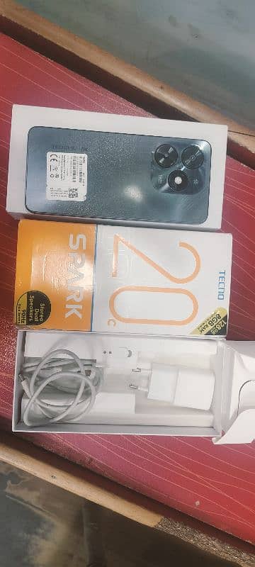 tecno spark 20c 4+4/128 0