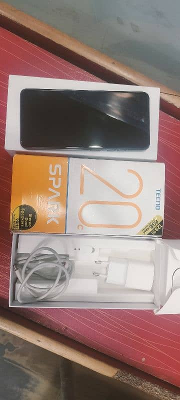 tecno spark 20c 4+4/128 1