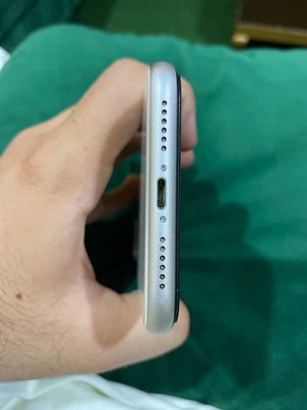 IPhone 11 NON PTA / JV NAHI HA | 64GB 92% 10/10 condition 3