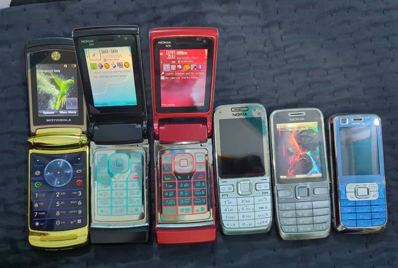 Nokia N76, Nokia E52, Nokia 6120, Motorola V8 3