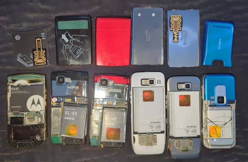 Nokia N76, Nokia E52, Nokia 6120, Motorola V8 9