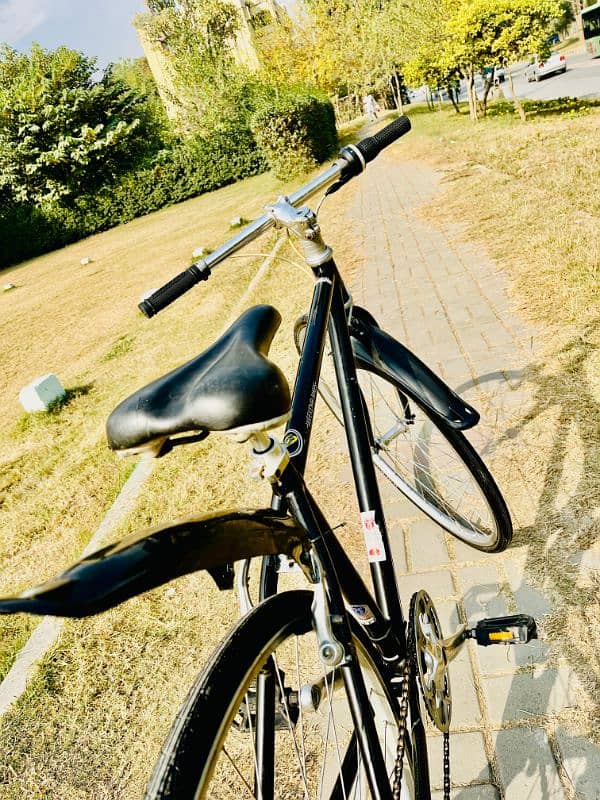 Premium Japanese Imported Bicycle – Like New! 0