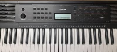 Yamaha PSR-E273 Portable Keyboard