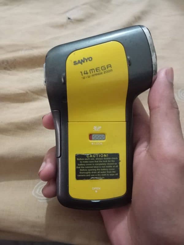 sanyo xacti 2