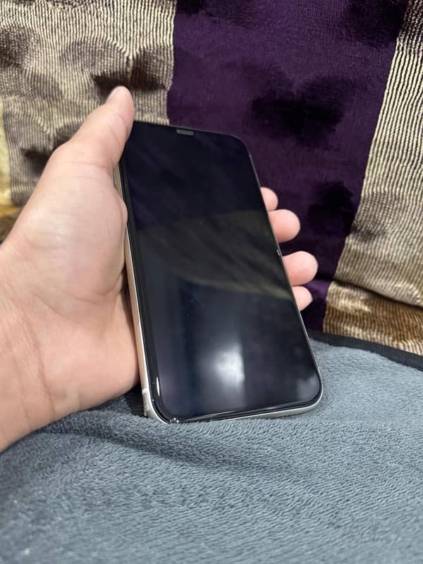 I phone 11 64 gb jv 10/9.5 condition 2