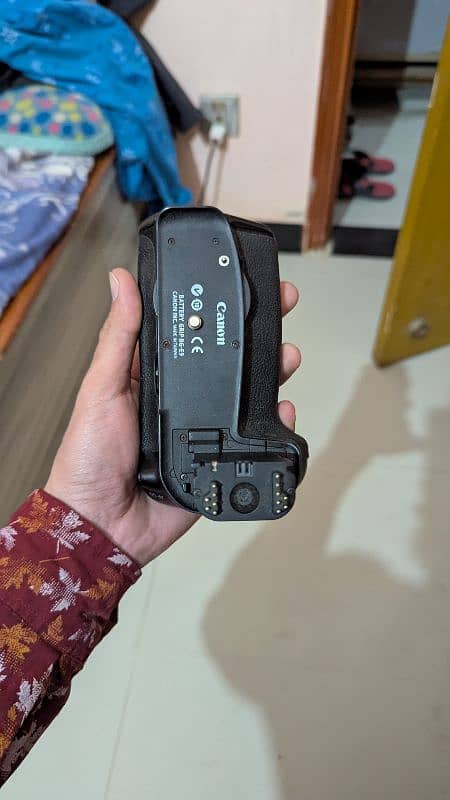 Canon BG-E9 Battery Grip for EOS 60D,6D 6