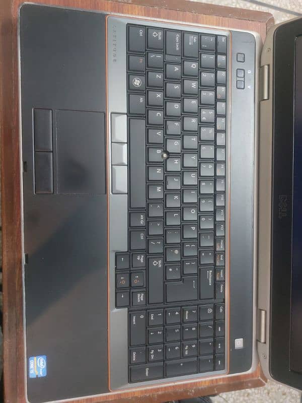 dell latitude e6520 i3 4gb 300gb BIG laptop 1