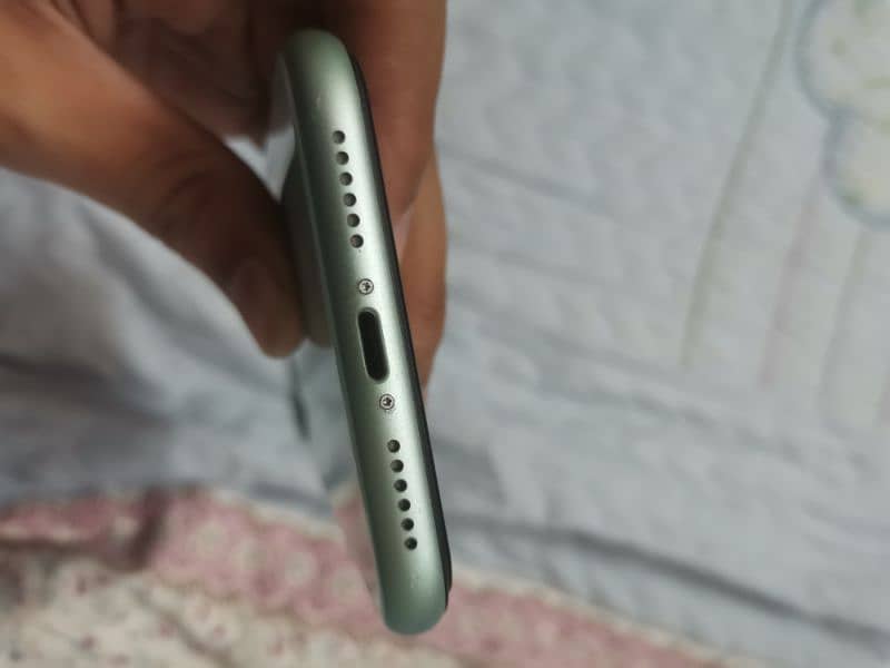 IPHONE 11 ( 128 GB )  Exchange possible With Good Mobile 2