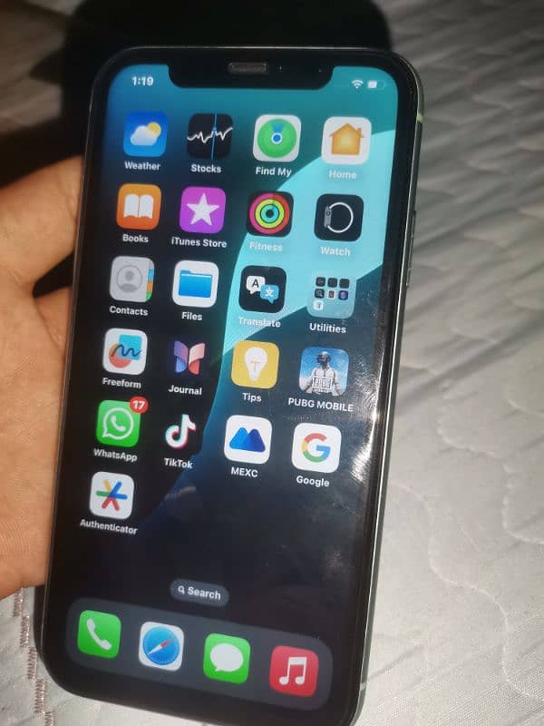 IPHONE 11 ( 128 GB )  Exchange possible With Good Mobile 5